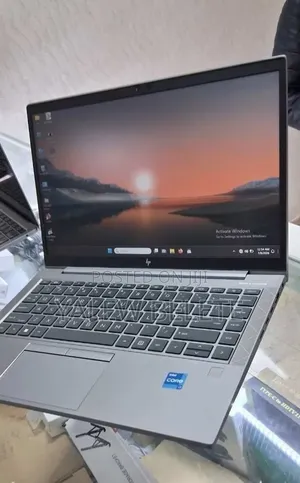 New Laptop HP ZBook Firefly G8 16GB Intel Core i7 SSD 512GB