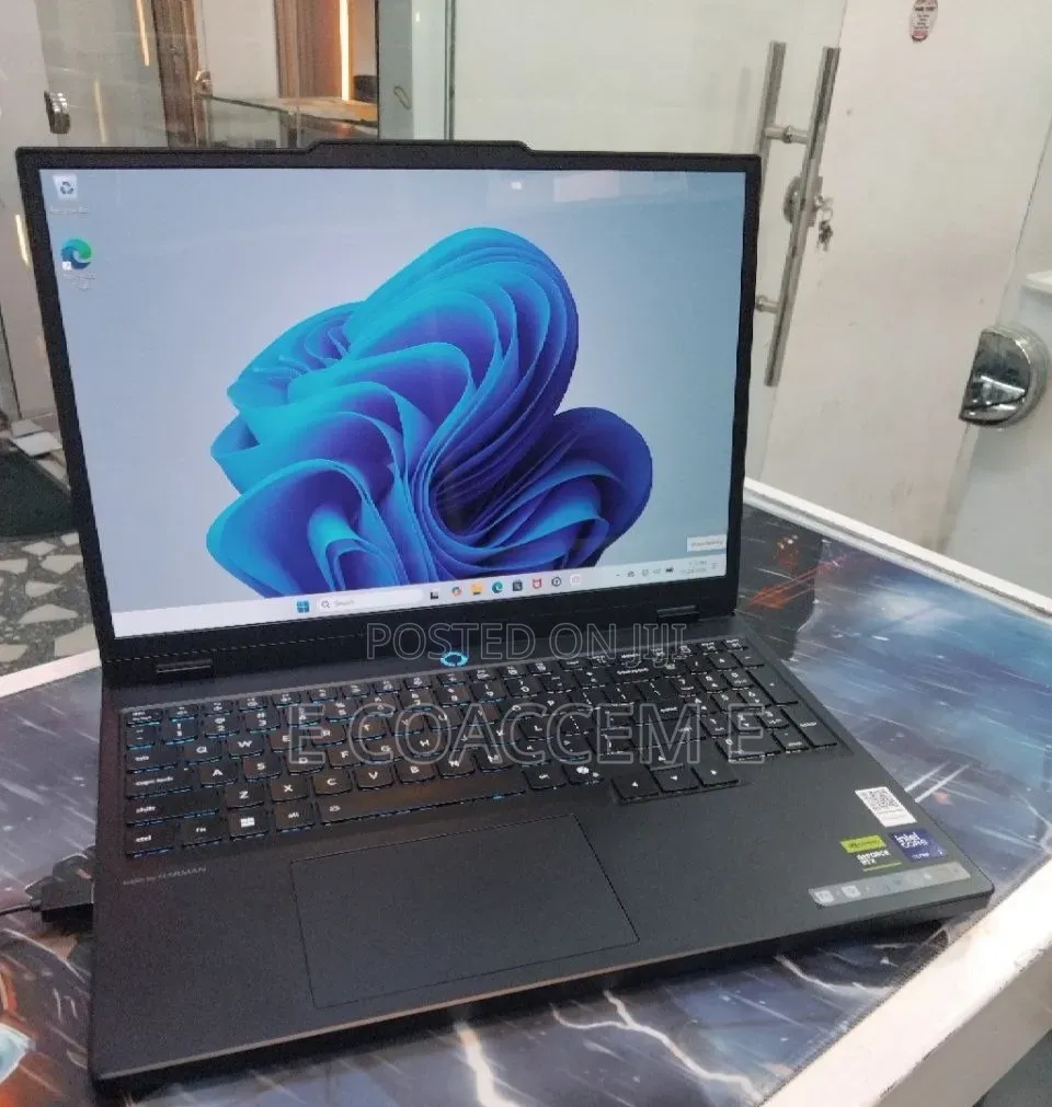 New Laptop Lenovo Legion 5 32GB Intel Core Ultra 7 SSD 1T