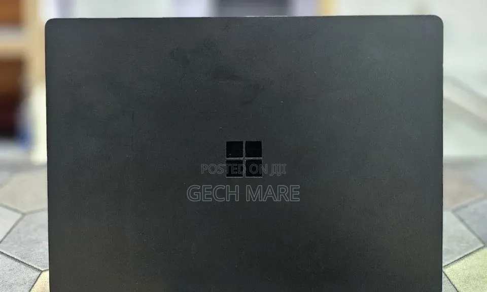 New Laptop Microsoft Surface 16GB Intel Core i7 SSD 512GB