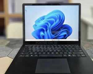New Laptop Microsoft Surface 16GB Intel Core i7 SSD 512GB