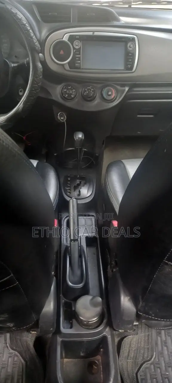 Toyota Yaris 2012 Blue