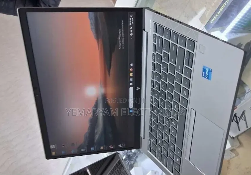 New Laptop HP ZBook Firefly G8 16GB Intel Core i7 SSD 512GB