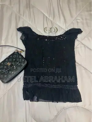 Thrifted Clothes (Bonda)