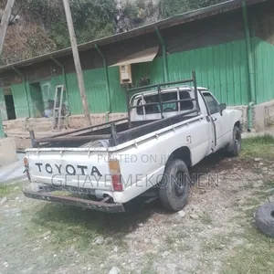 Toyota Land Cruiser 70 1988 White
