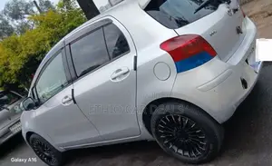 Toyota Yaris 2010 Silver