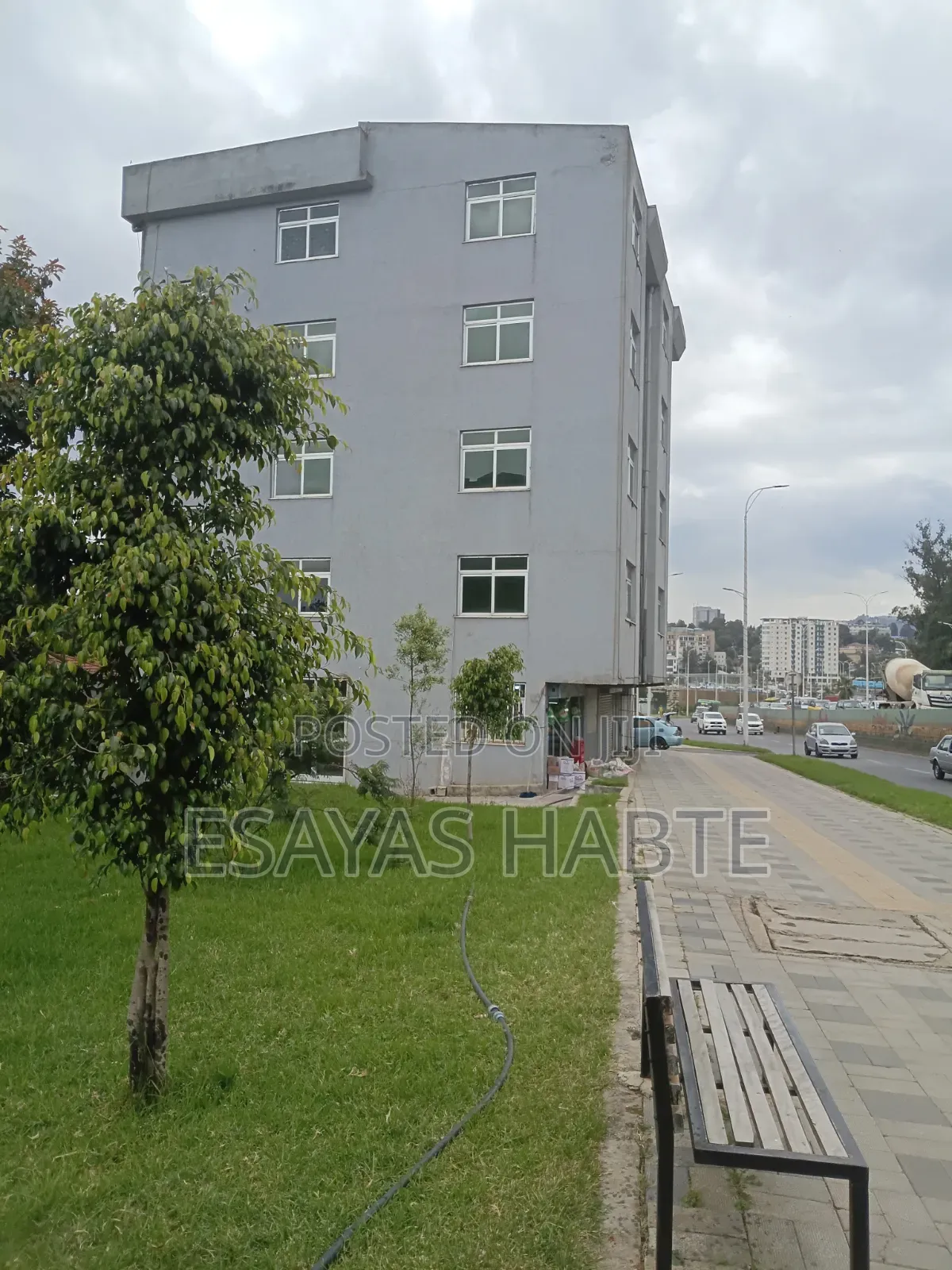16bdrm Apartment in Yeka for rent