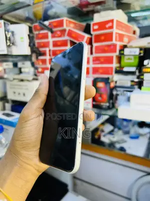 New Apple iPhone XR 64 GB White