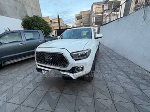 Toyota Tacoma 2018 White