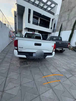 Toyota Tacoma 2018 White