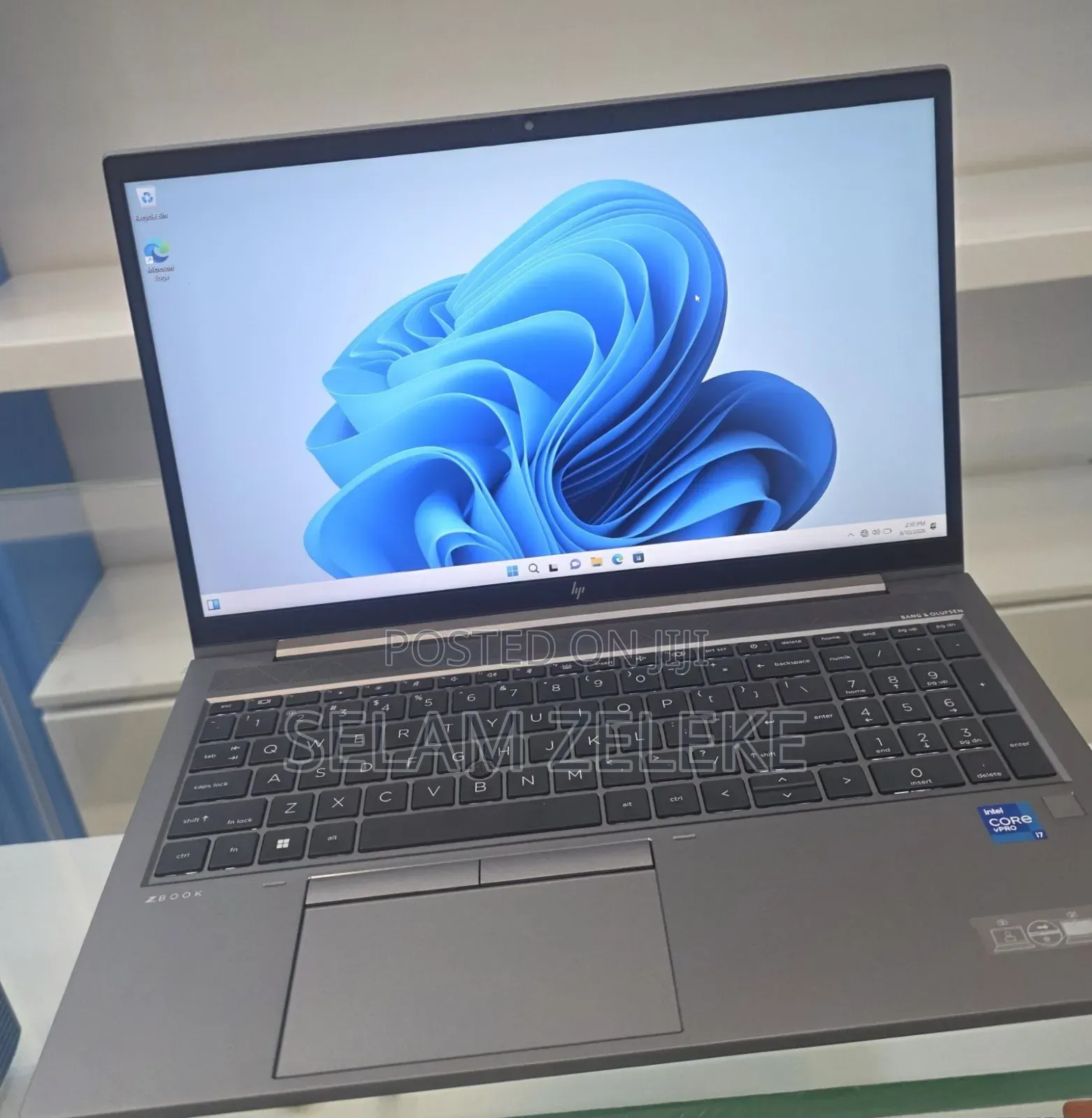 New Laptop HP ZBook Firefly G8 16GB Intel Core i5 SSD 512GB