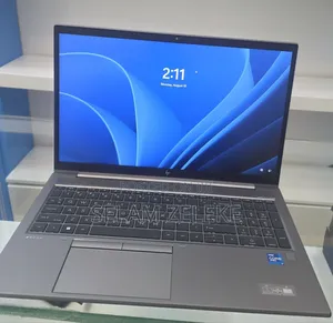 New Laptop HP ZBook Firefly G8 16GB Intel Core i5 SSD 512GB