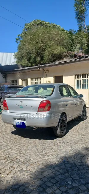 Toyota Platz 2002 Silver