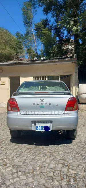 Toyota Platz 2002 Silver