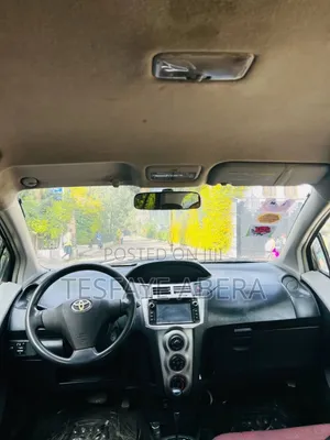 Toyota Yaris 2010 Burgundy