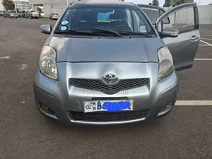 Toyota Yaris 2010 Gray
