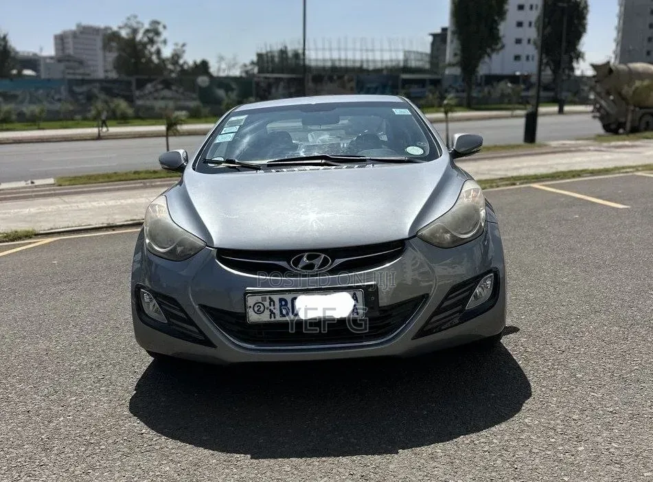 Hyundai Avante 2012