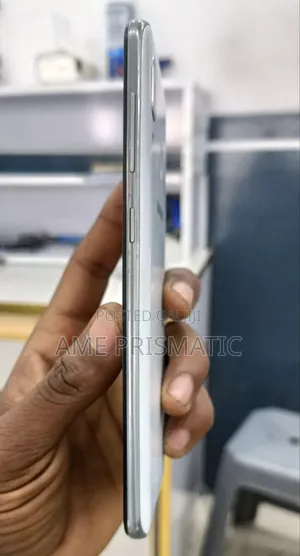 Samsung Galaxy A30 64 GB White