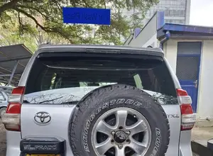 Toyota Land Cruiser Prado 2014 Silver