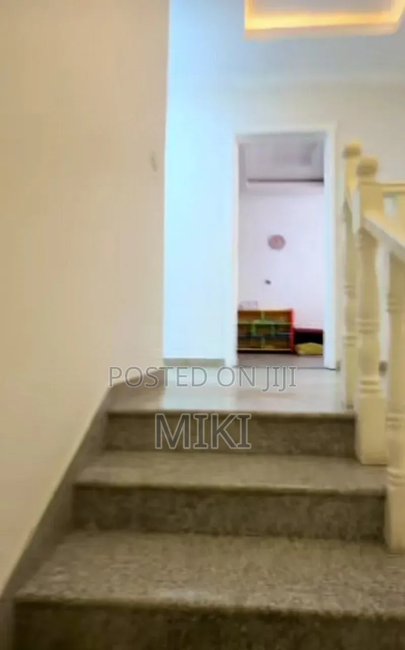 6bdrm House in Bole for sale