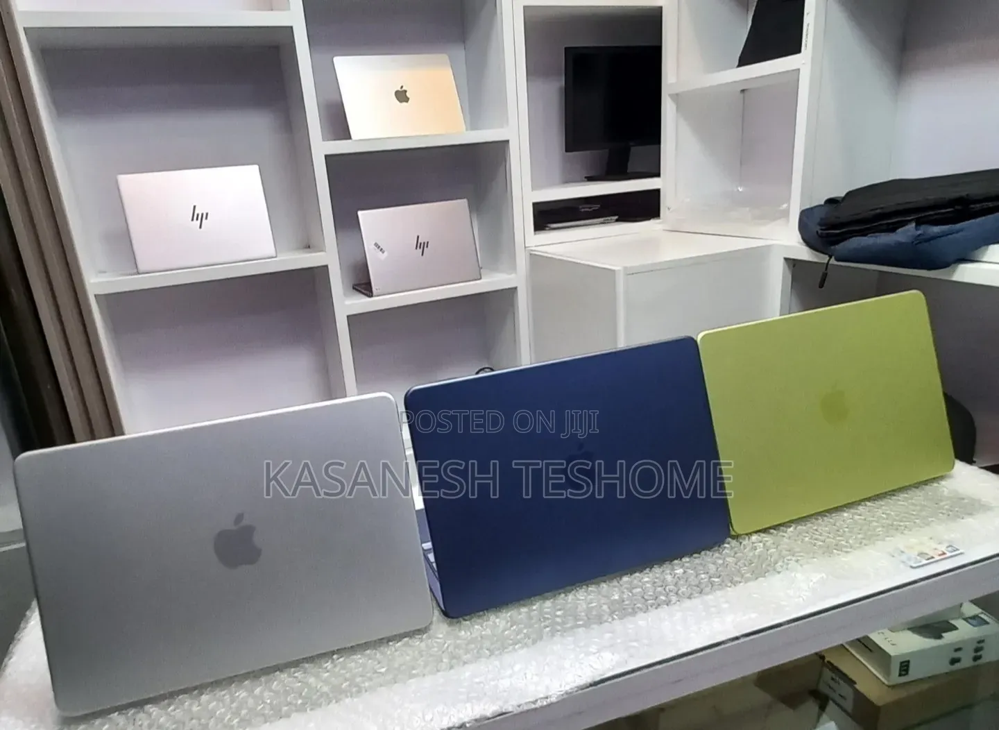 New Laptop Apple MacBook Air 2026 M5 8GB Intel Core i7 SSD 256GB