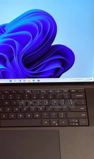 New Laptop Dell 16GB Intel Core i7 SSD 512GB