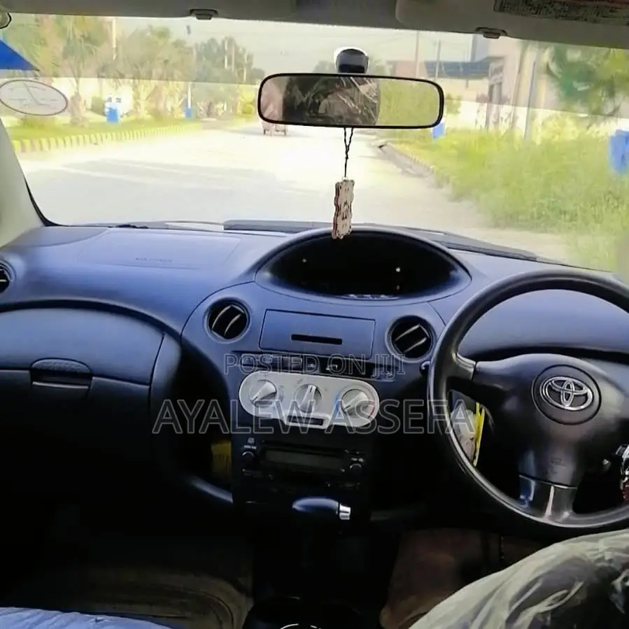 Toyota Vitz 2003 Black