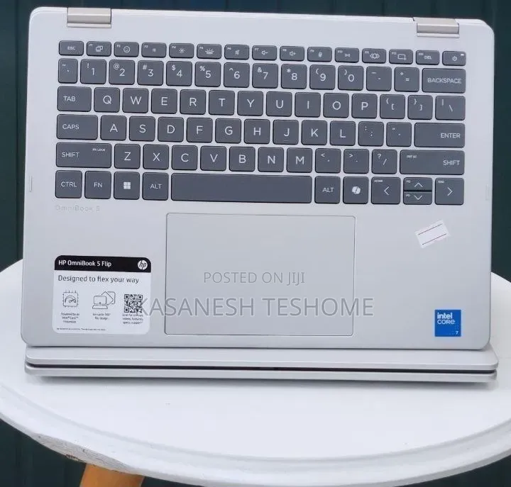 New Laptop HP OmniBook 5 Flip 16GB Intel Core i7 SSD 512GB