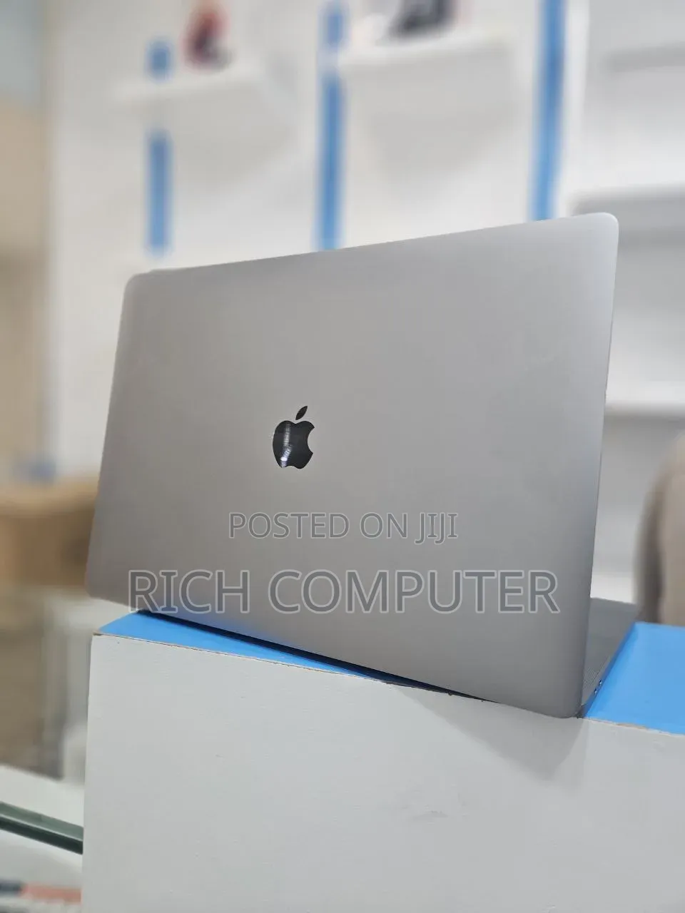 New Laptop Apple MacBook Pro 2018 32GB Apple M1 SSD 512GB