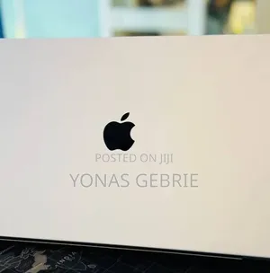 New Laptop Apple MacBook 32GB Apple M1 SSD 1T