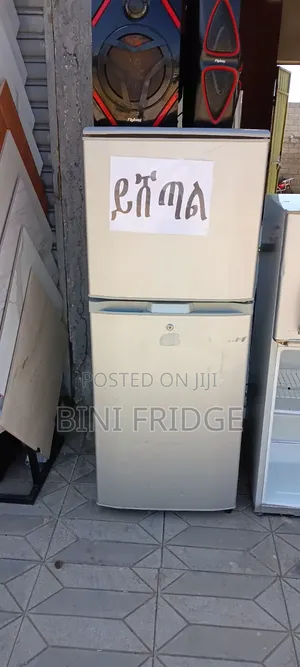 HITACHI 220 L , Fan System Fridge , Used but Like New