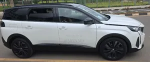 Peugeot 5008 2022 White