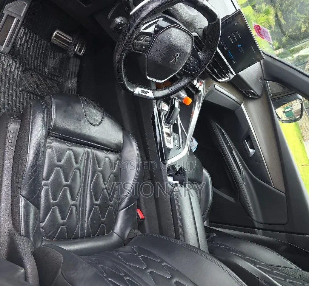 Peugeot 5008 2022 White