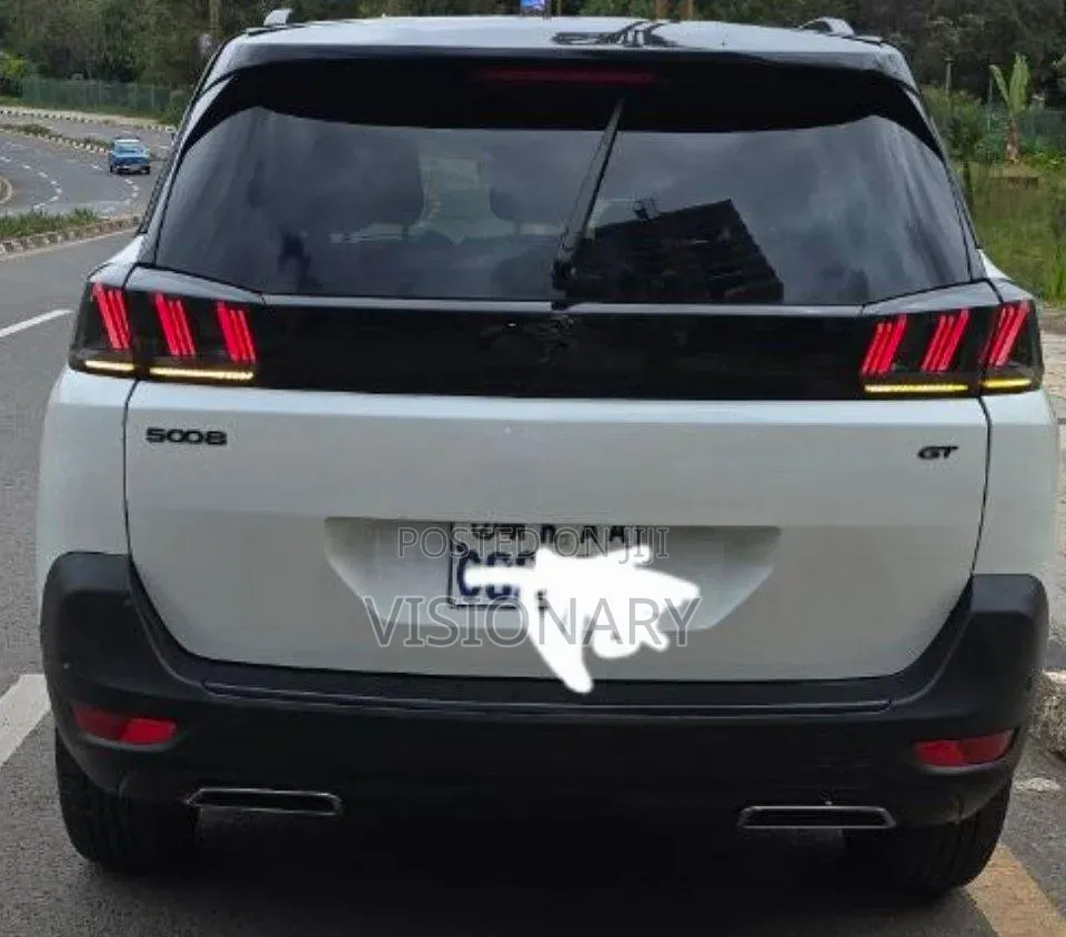 Peugeot 5008 2022 White