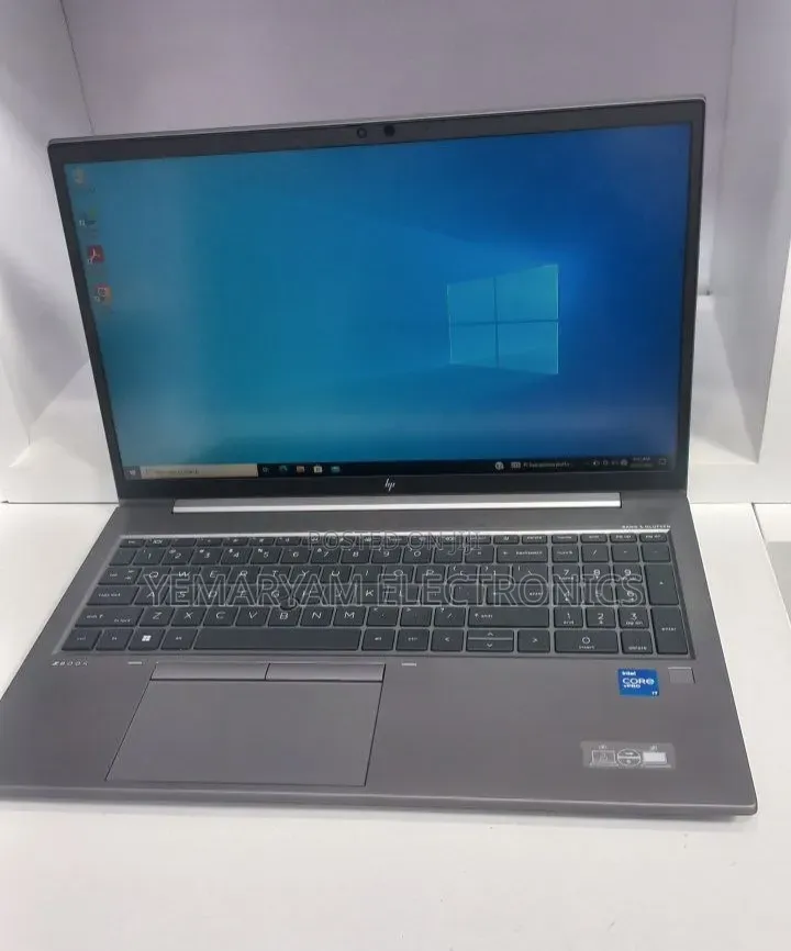 New Laptop HP ZBook Firefly G8 16GB Intel Core i7 SSD 512GB