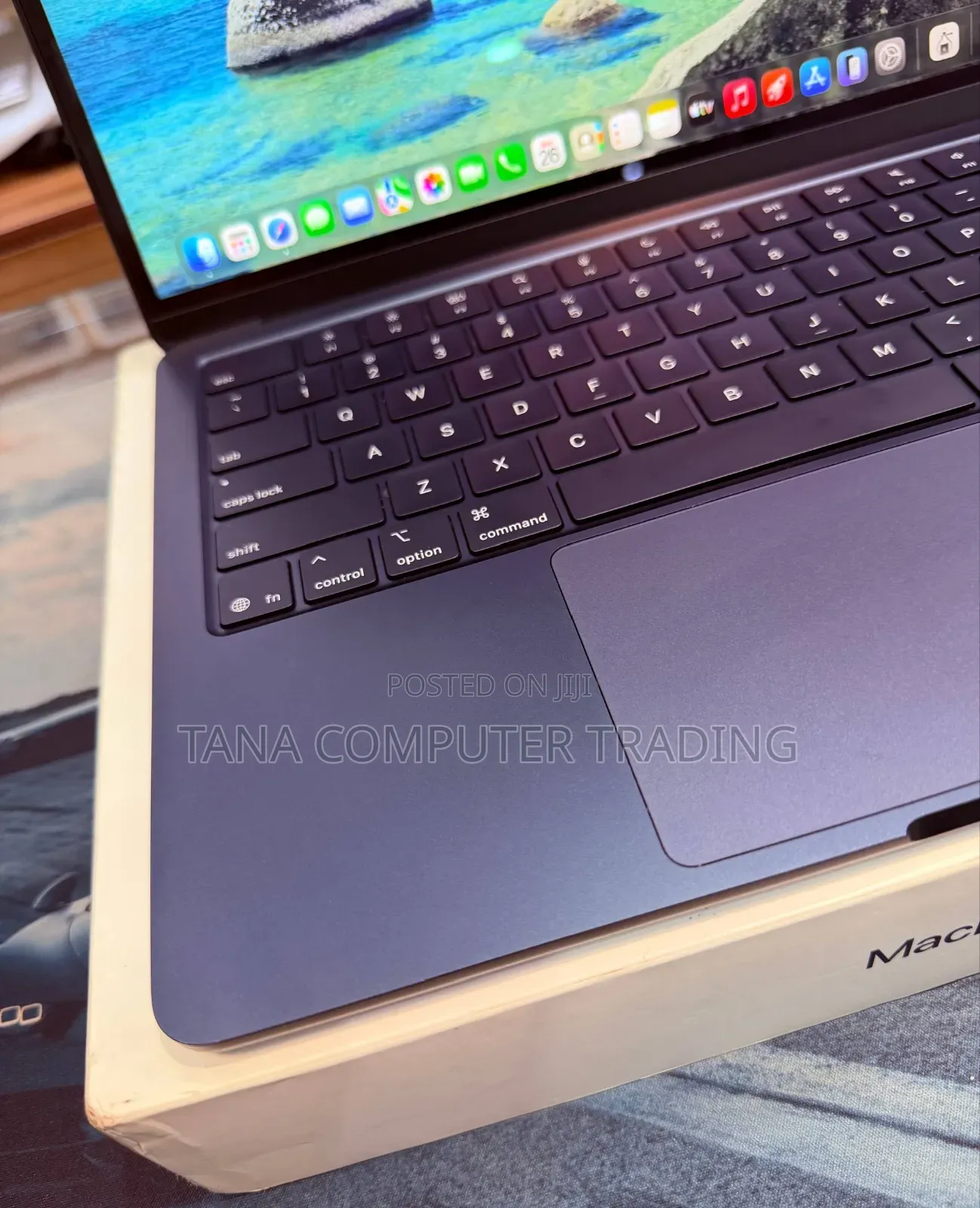 New Laptop Apple MacBook Air 2025 M4 16GB Apple M4 SSD 256GB