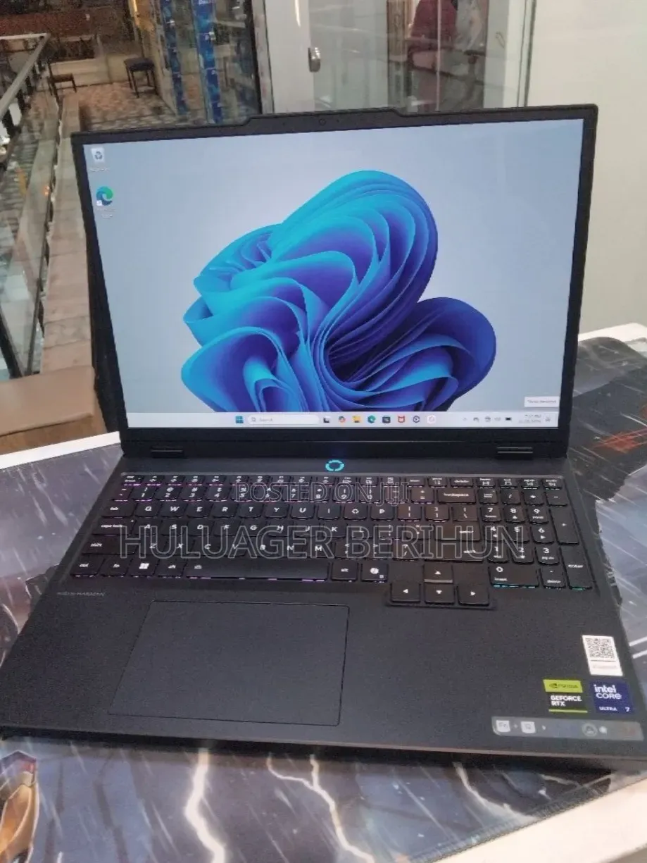 New Laptop Lenovo Legion 5 32GB Intel Core Ultra 7 SSD 1T