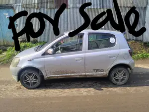 Toyota Vitz 1.0 FWD 5dr 2000 Silver