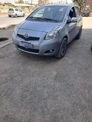 Toyota Yaris 2010 Silver