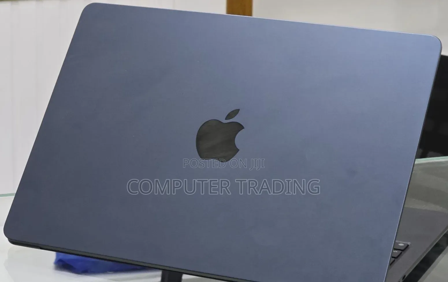 New Laptop Apple MacBook Air 2025 M4 16GB Intel Core i7 SSD 256GB