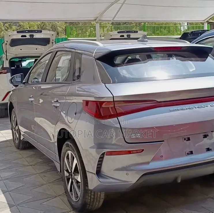 New BYD E2 43 kWh 94 hp FWD 2024 Gray