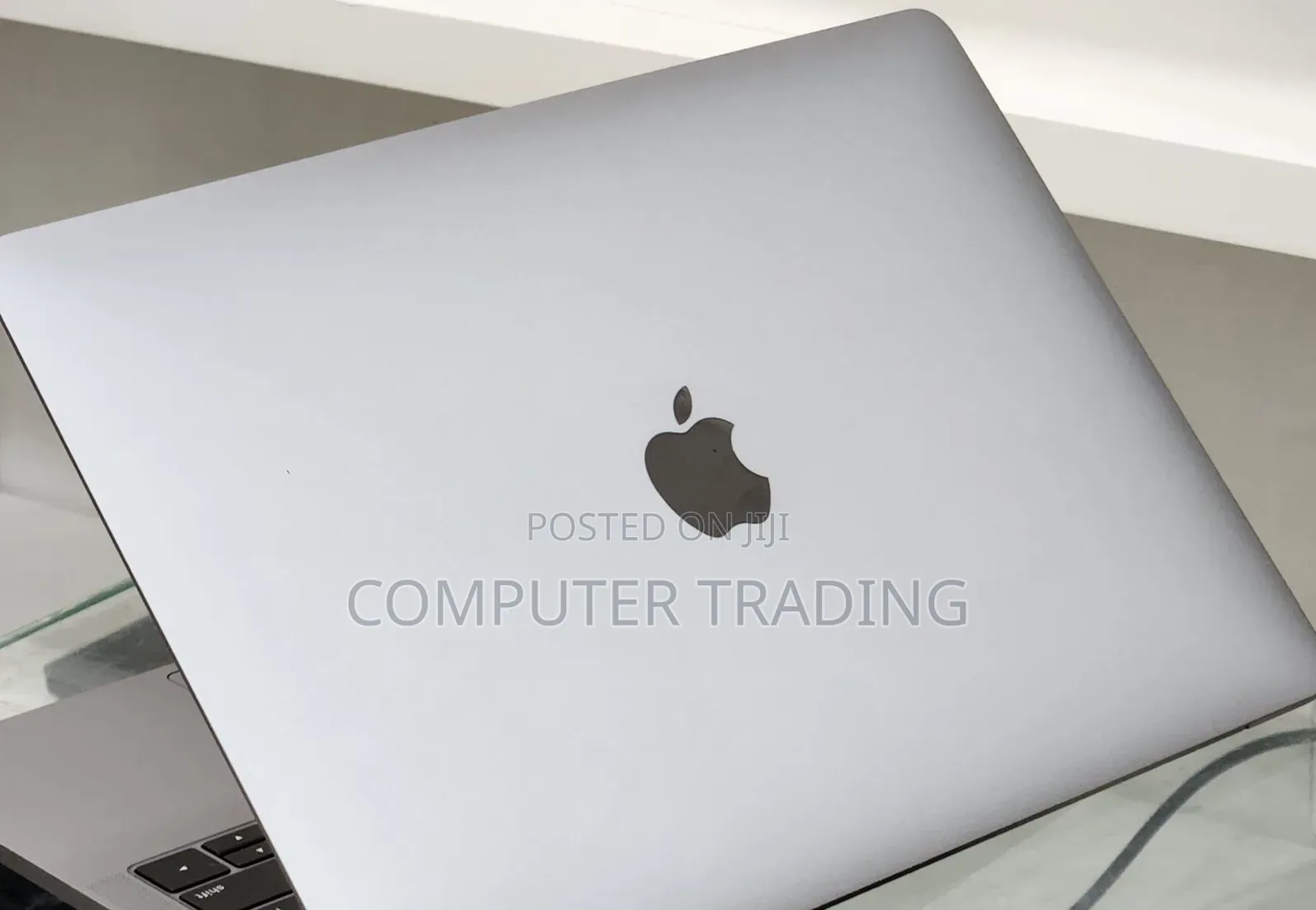 New Laptop Apple MacBook Pro 2019 16GB Intel Core i7 SSD 256GB