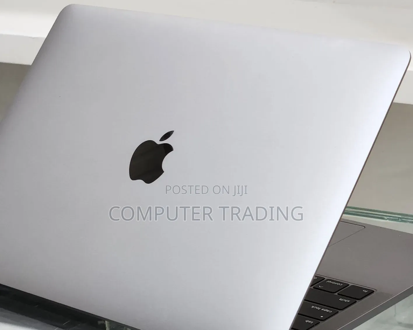 New Laptop Apple MacBook Pro 2019 16GB Intel Core i7 SSD 256GB