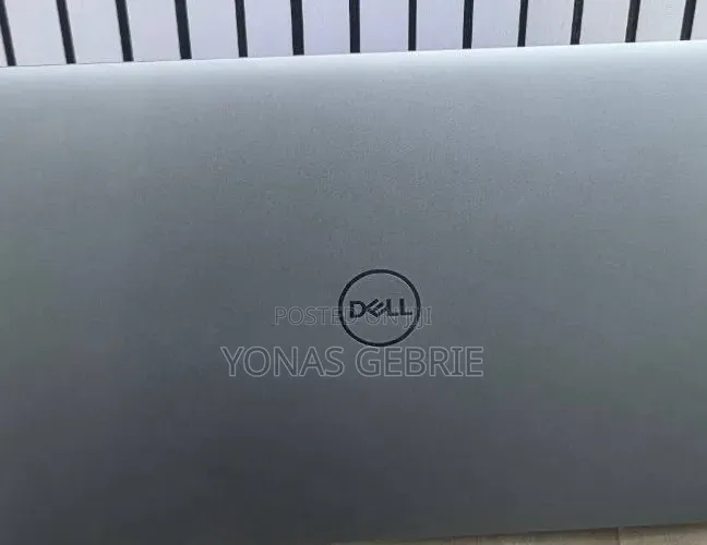 New Laptop Dell 16GB Intel Core i7 SSD 512GB