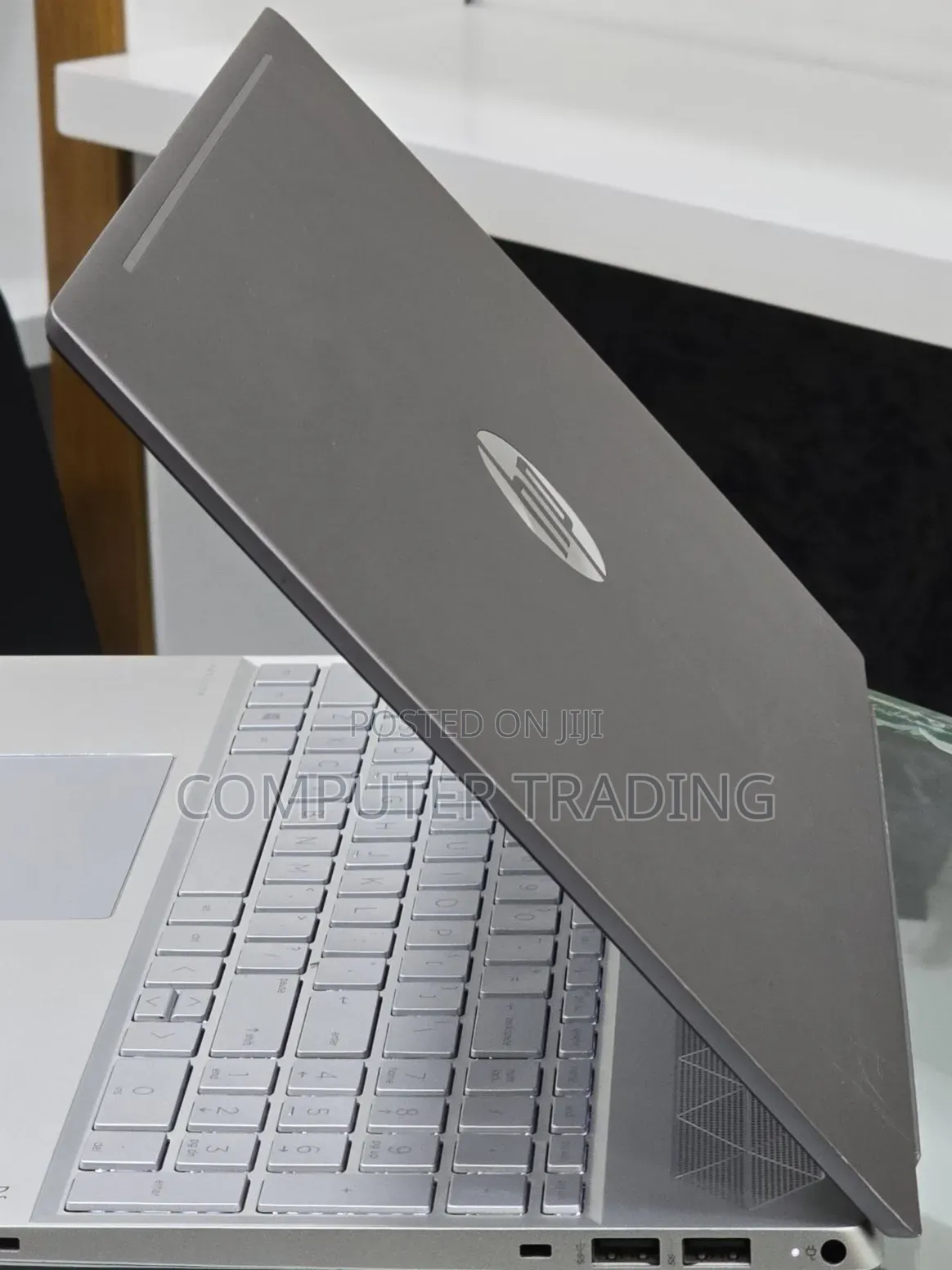New Laptop HP Pavilion 15 8GB Intel Core i7 SSD 256GB