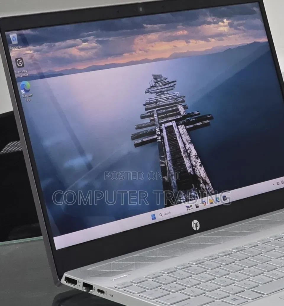 New Laptop HP Pavilion 15 8GB Intel Core i7 SSD 256GB