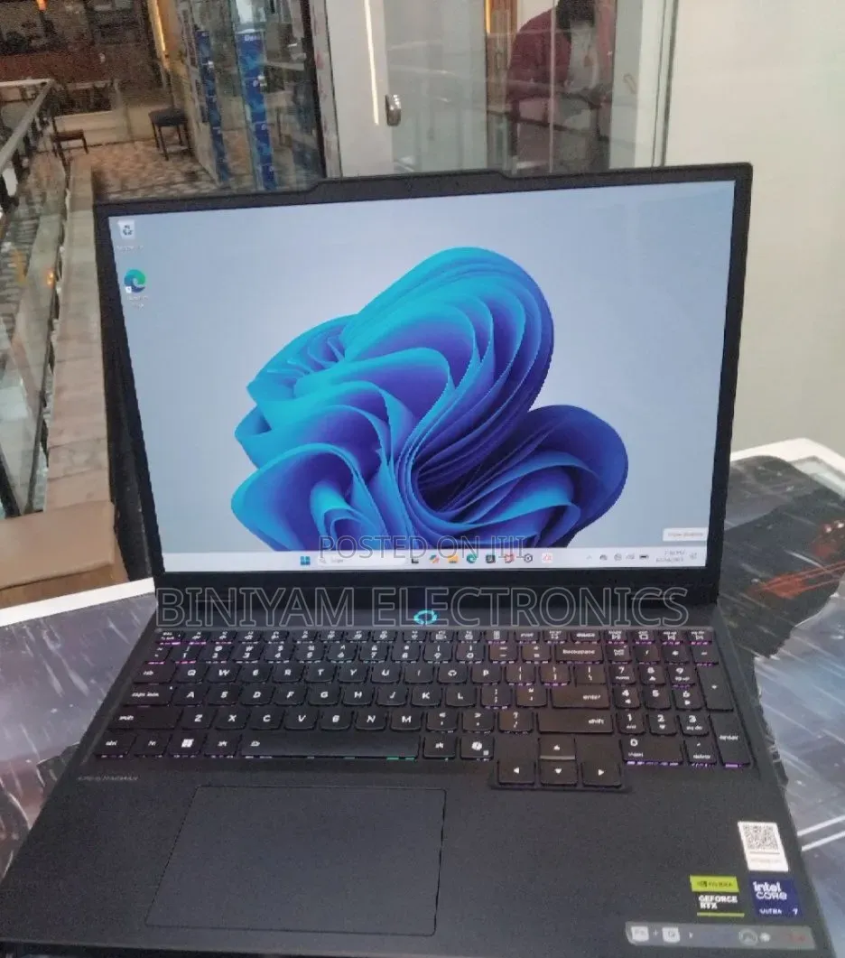 New Laptop Lenovo Legion 5 32GB Intel Core Ultra 7 SSD 1T