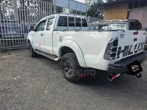 Toyota Hilux 2007 White