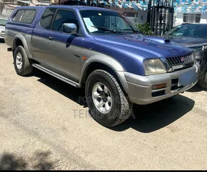 Mitsubishi L200 2000 Blue