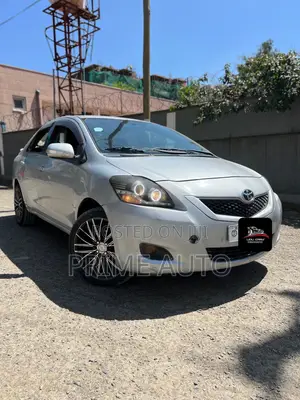 Toyota Yaris 2010 Silver