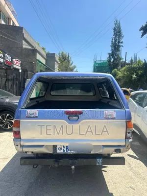 Mitsubishi L200 2000 Blue